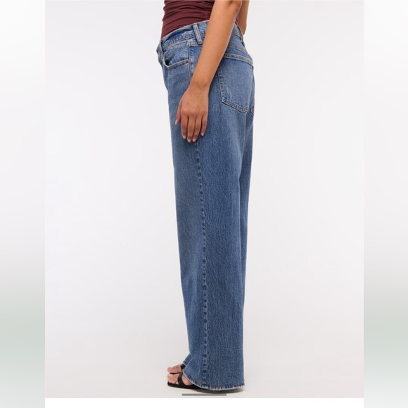 Abercrombie & Fitch Low Rise Baggy Jean in Medium Wash Size 24 Short NWT! - Picture 4 of 10